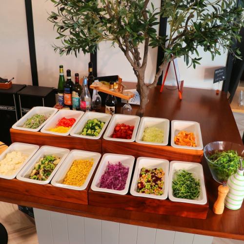 맛있게 건강하게 ♪ 샐러드 뷔페 점심을 즐길 수 있습니다