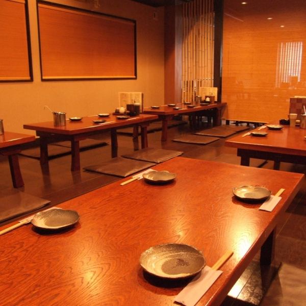 Up to 30 people are allowed in the tatami room! Please take off your shoes and relax relaxedly! Book early so that it will be fully booked on the weekends ♪