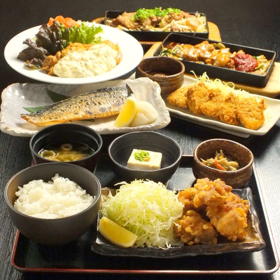 A 1-minute walk from Hakata Station. We also accept banquets from noon!