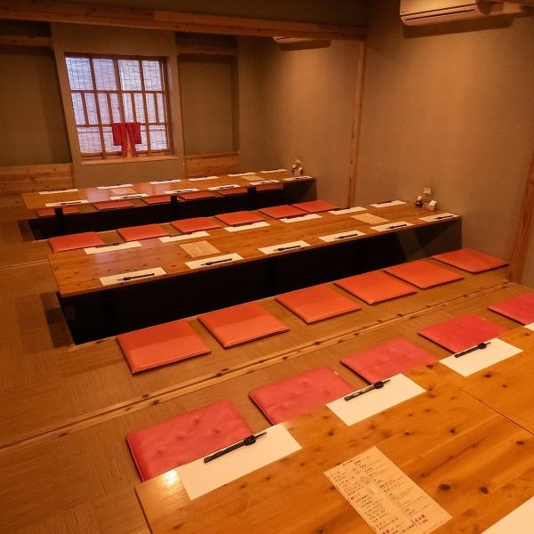 【充满木材温暖感和日式风情的舒适空间】我们提供可供2人或以上团体使用的完全私人房间。隐蔽的空间让您可以无忧无虑地用餐，非常适合私人酒会、女生聚会、公司宴会等各种场合。欢迎您前来享受轻松而美好的时光。