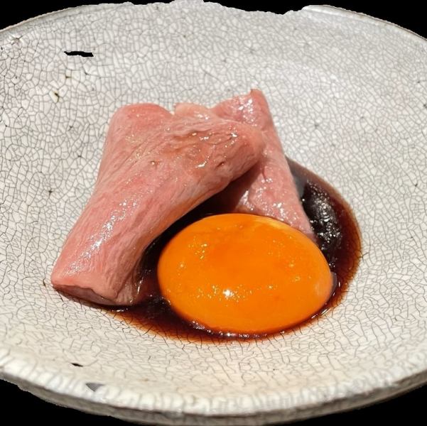 濃厚卵黄で食べる赤ワインのすき焼