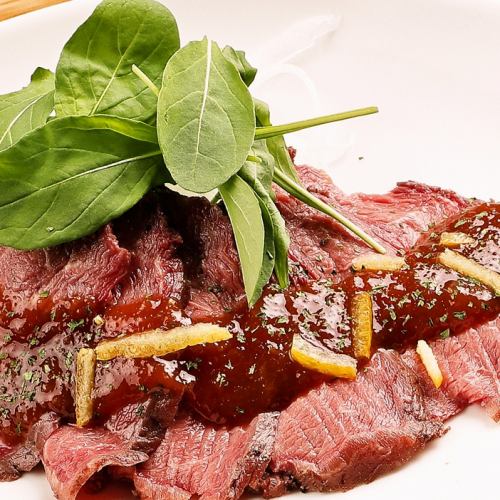 具たっぷりゆずソースでローストビーフ