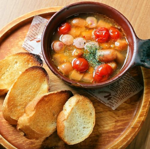 ソーセージの赤ゆず胡椒アヒージョ