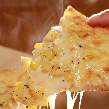 Creamy Corn Pizza