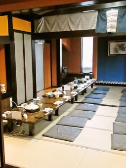 There are 2 private tatami rooms for 20 people.Can accommodate up to 40 people by connecting.