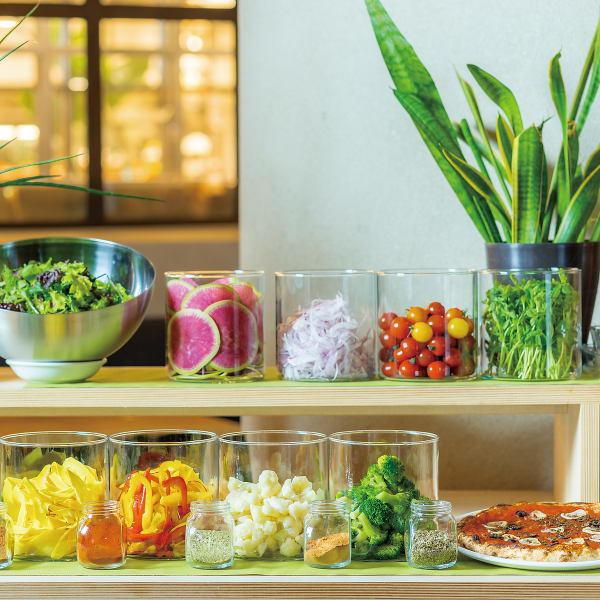 [Lunch only] A buffet where you can enjoy farm vegetables, pizza, and the main choice