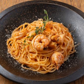ハーブ海老とホタテのトマトクリームパスタ