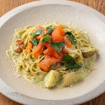 スモークサーモンと小じゃがいものバジルクリーム