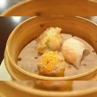 【仅限周末午餐】尽享本店招牌点心！点心套餐（莲花套餐）- 7道菜 - 3630日元（含税）