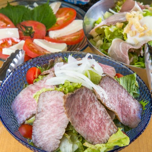 [Lots of variety and volume♪] Various salads from 580 yen!