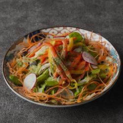 Japanese-style sesame salad with plenty of vegetables