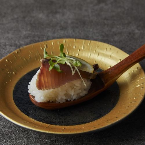 Renge sushi with bonito 1 piece