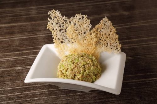 Dip of mashed edamame and mentaiko ~ with crispy cheese rice cracker ~