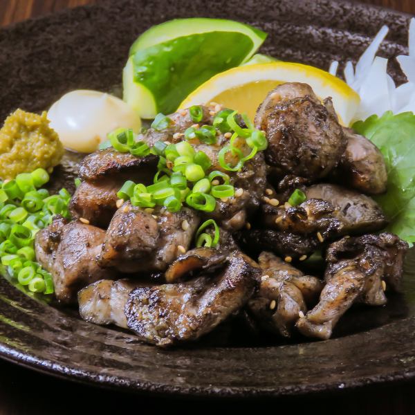 【炭の香りがクセに】　親鶏の炭焼き