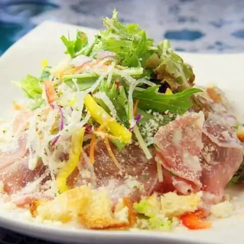 Raw ham salad