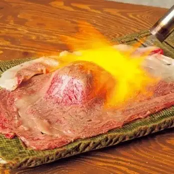 Sashitoro meat sushi (1 piece)