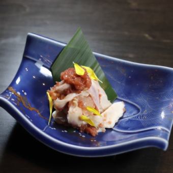 地頭鶏むね肉の梅肉和え～薬味のせ～