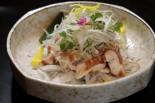 宮崎地鶏！地頭鶏もも肉のタタキ