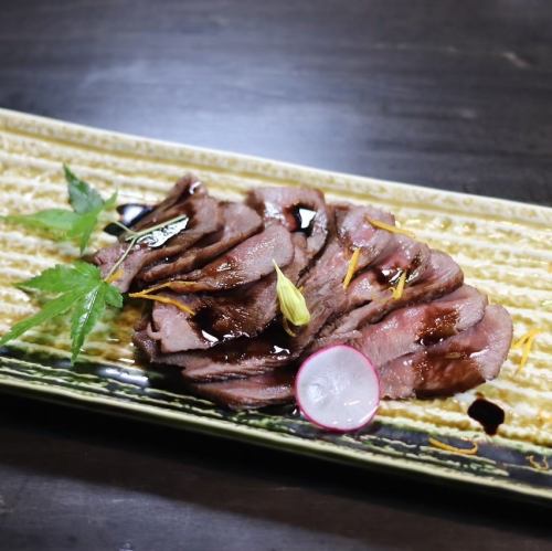 牛タンのステーキ風炭火焼き～オレンジバルサミコソースがけ～