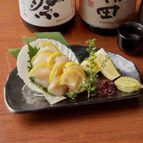 Scallop sashimi