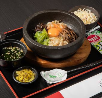 Lunch menu Stone-grilled Japanese-style bibimbap (comes with salad, soup, and pickles)