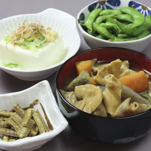 新鮮なもつ煮込みを堪能