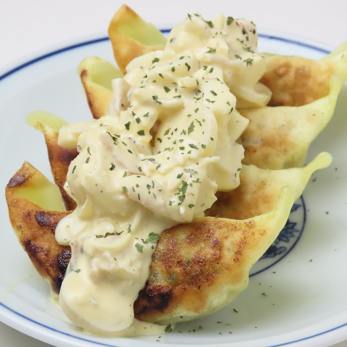 ボリューミーな餃子をはじめ、お洒落で美味しい料理を是非♪