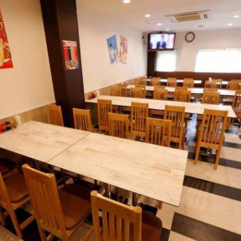 [Exclusive use of the 2nd floor] Equipped with a large display ♪ The floor can be reserved exclusively for groups of 35 or more.It can be used for various parties such as seasonal banquets and reunions.You can also rearrange the table layout as you like, so please feel free to ask.