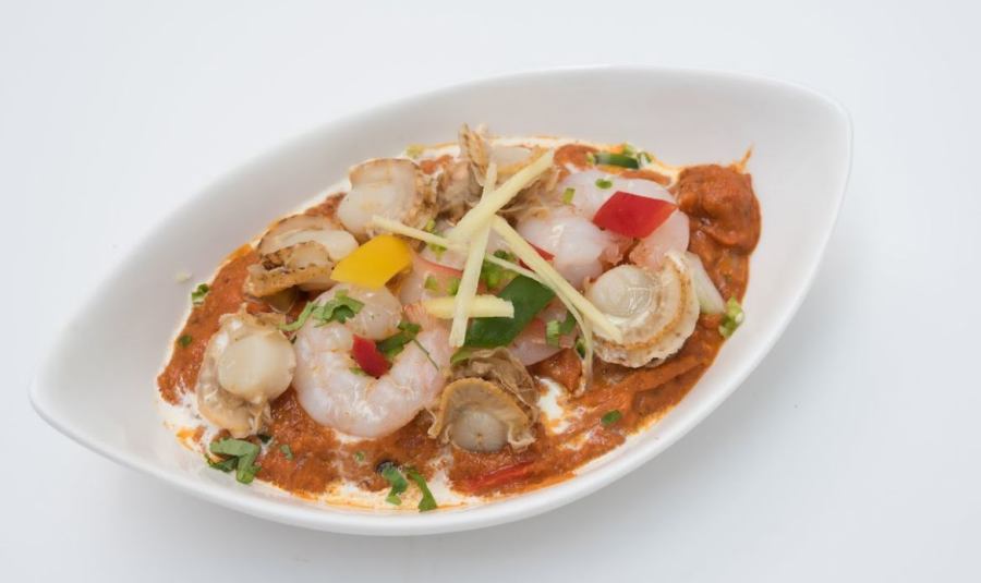 Dry curry of shrimp and scallops