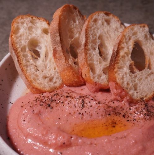 수제 비트의 핑크 후무스