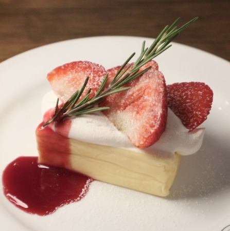 チーズテリーヌ 季節のフルーツ添え