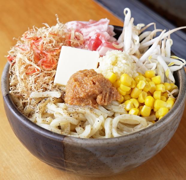 新感覚の味わい！〆の一品にもオススメな【みそラーメンもんじゃ】