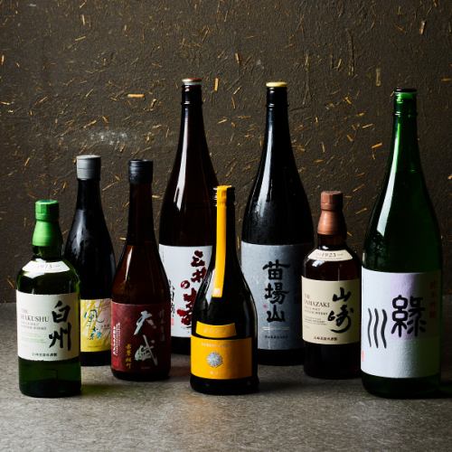 The carefully selected sake, which changes its lineup every month, pairs perfectly with the food.