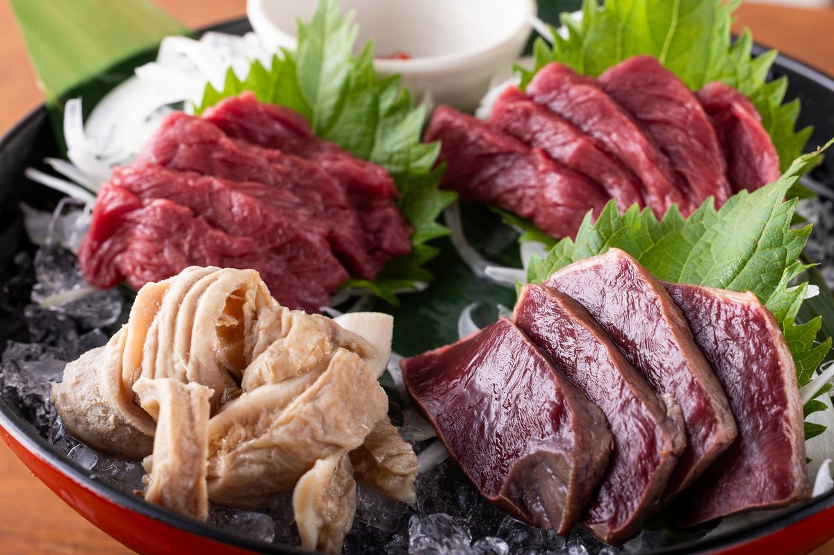 Horse sashimi, yakitori, sake...Enjoy the seasonal flavors of Aizu♪