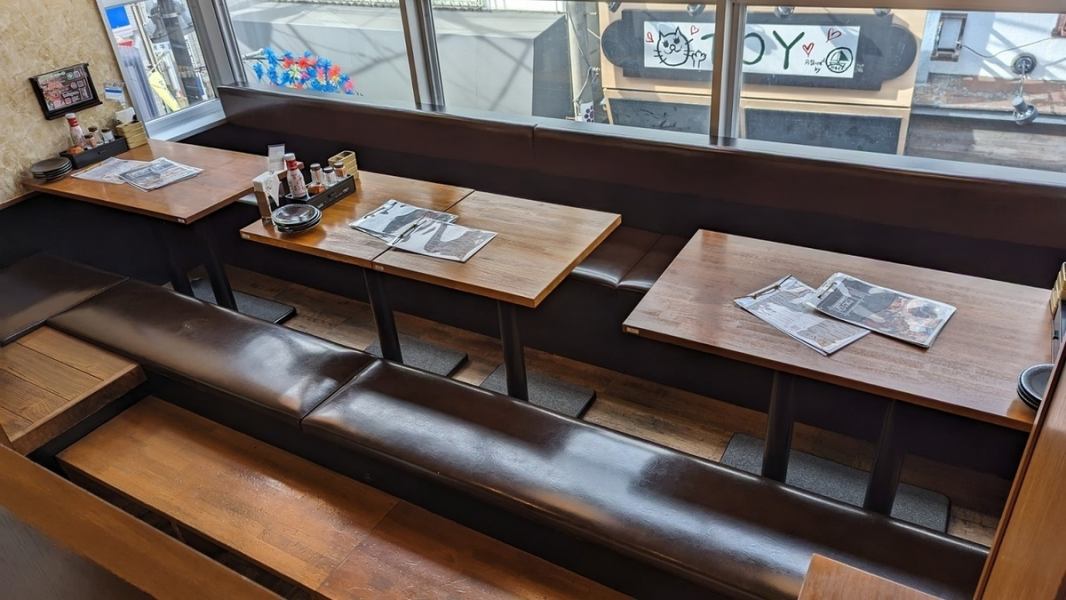 There is also a hori-kotatsu tatami room where you can relax on your knees.Perfect for banquets for 4 to 14 people.A small tatami room can be rented for a minimum of 9 to a maximum of 14 people.