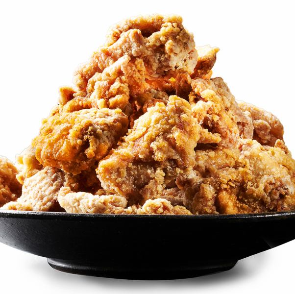 One piece of large fried chicken is 140 JPY (incl. tax)! There are also 8 kinds of strange sauces!