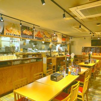 [Table seats] Sofa seats with a wall of windows♪ Create a special evening♪ [3 seats for 4 people] Total seating capacity: 72, private rooms can accommodate up to 72 people, and private rooms can accommodate up to 40 people! We will accommodate you according to the number of guests! Please feel free to contact us for details on seating♪ *The photo is an example