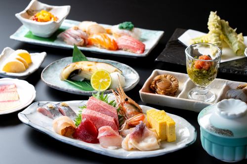≪さまざまな種類の魚介類をご堪能≫刺身の盛り合わせ 3,000円(税込)~