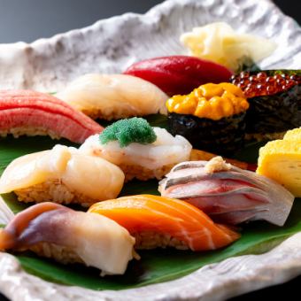 主厨精选寿司套餐（10件）：8,000日元