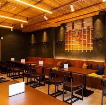 【店舗貸切：40～70名様】団体様大歓迎！会社宴会など大人数での各種宴会におすすめ◎店舗貸切は40名様～最大70名様まで承っております。貸切のため、店内のお席を丸ごと贅沢にご利用可能なので、会社宴会などの大規模宴会にぴったり。参加者同士で会話を楽しみ、賑やかなパーティをご満喫ください。