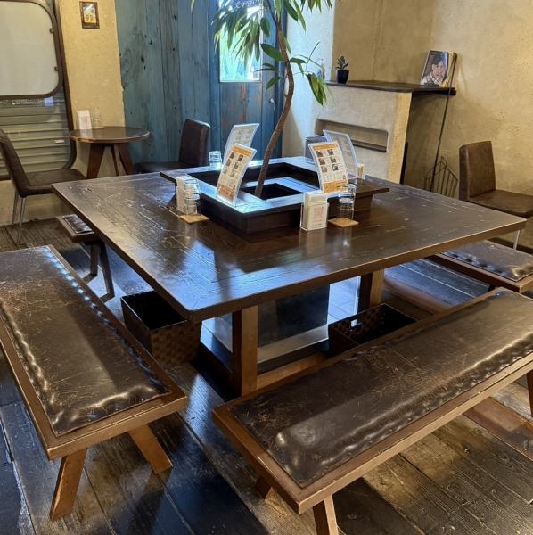 普段使いにぴったりな、落ち着きのある空間をご用意しています。温かみのある雰囲気が心を和ませ、リラックスしながらお食事を楽しめます。友人とのカジュアルな食事や、ちょっとしたご褒美にも最適です。日常の中で特別なひとときを過ごしに、ぜひお気軽にお越しください!