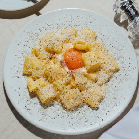 卵黄コンフィとリガトーニのカルボナーラ/rigatoni carbonara with confit