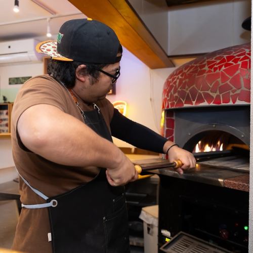 絶品ピザをご堪能ください