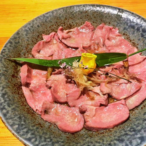 十勝産牛タン刺し