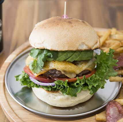 アボカドチーズバーガー