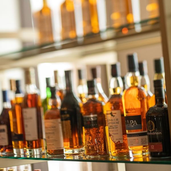 種類豊富なリカーと日本酒