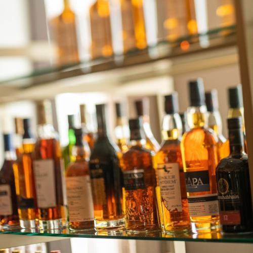 種類豊富なリカーと日本酒