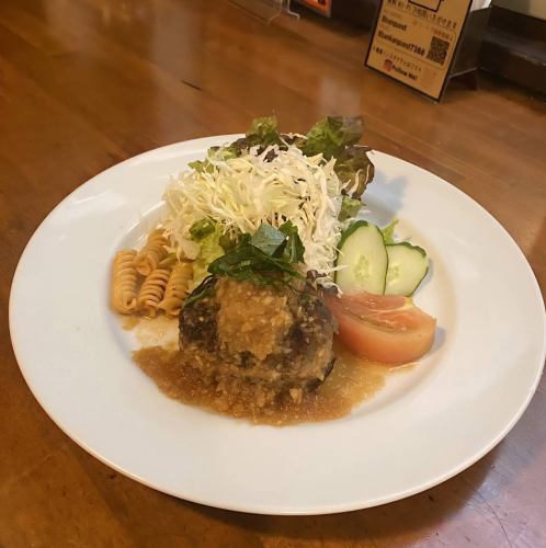 Grated hamburger steak ☆Served with rice