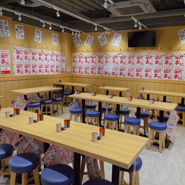 The table seats, where you can enjoy the unpretentious feeling of waigaya, are always lively and lively ☆ Please be assured that even a large number of people can sit by connecting the tables ☆ Also, have a good time tonight with your company colleagues and like-minded friends!