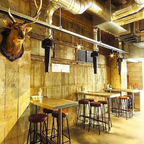 There are stuffed animals on the walls, so you can enjoy the atmosphere of the store to the fullest.